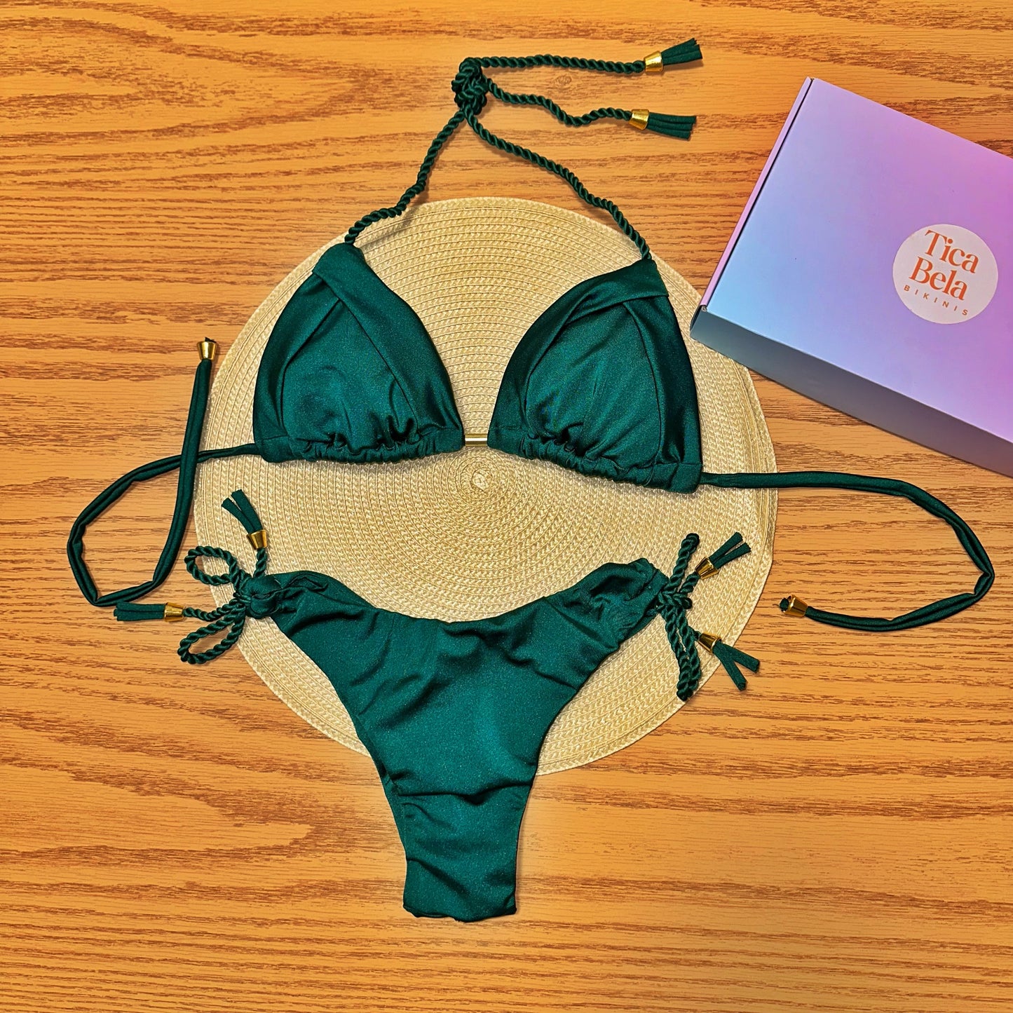 Bikini Verde bandeira